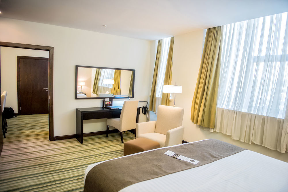 Doubletree By Hilton Shymkent Hotell Exteriör bild